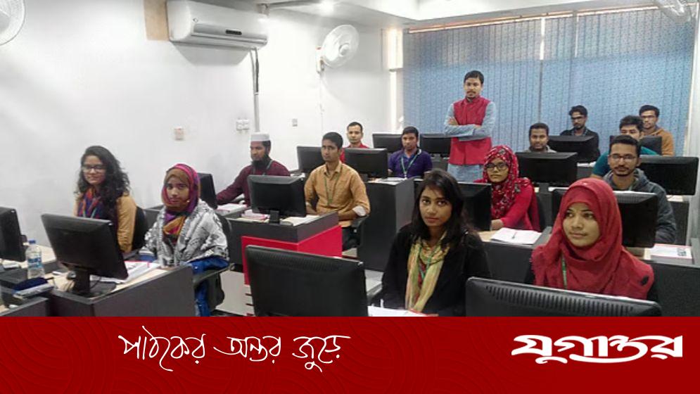 বিনা মূল্যে দুই লাখ টাকার আইটি প্রশিক্ষণ নেওয়ার সুযোগ