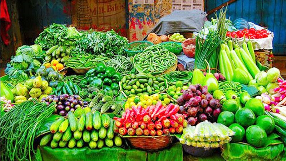 চালের দাম কমলেও স্বস্তি নেই পেঁয়াজ ও সবজির বাজারে