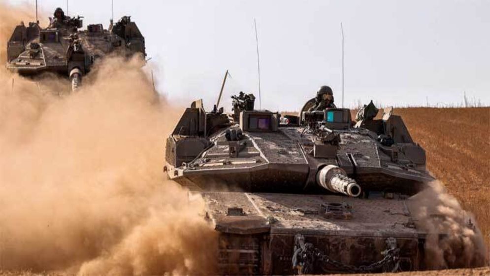 ট্যাংক-বিমান হামলায় দিশেহারা গাজাবাসী