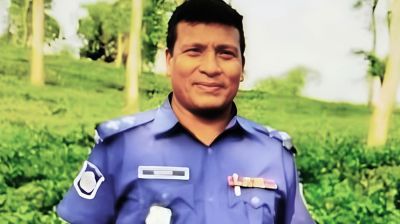 পুলিশ কর্মকর্তার সঙ্গে তরুণীর আপত্তিকর ছবি ভাইরাল, অতঃপর...