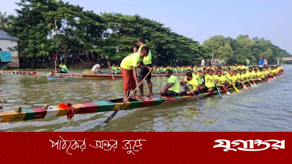 কুমার নদে দৃষ্টিনন্দন নৌকাবাইচ, হাজারো মানুষের ঢল