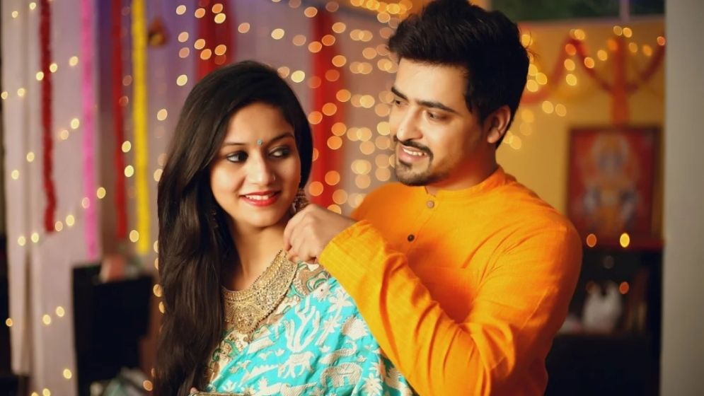 আজ স্ত্রীর প্রশংসা করার দিন