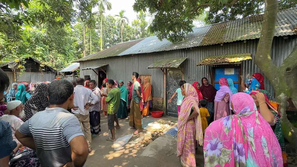 রান্নাঘরে মিলল সাবেক নারী ইউপি সদস্যের গলাকাটা লাশ
