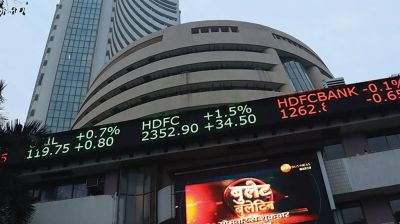 ট্রাম্পের ঘোষণার পরই ভারতের শেয়ারবাজারে অস্থিরতা