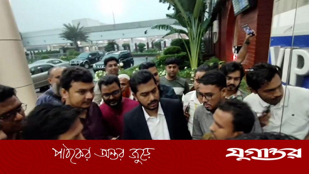 উন্নত চিকিৎসার জন্য সিঙ্গাপুর গেলেন নুরুল হক নুর