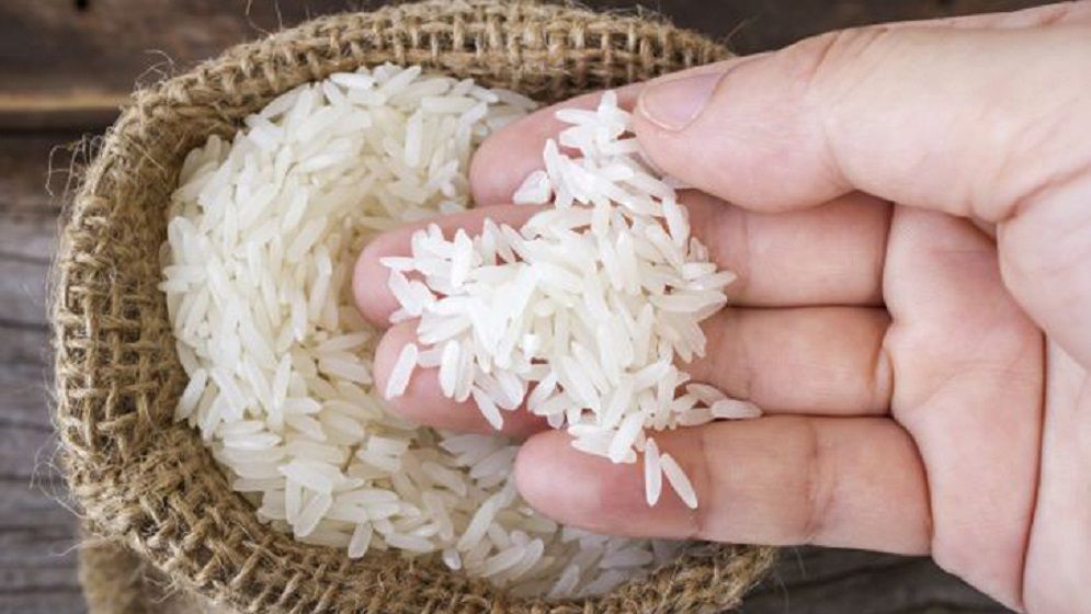 নকলের ছড়াছড়িতে যেভাবে চিনবেন আসল চাল