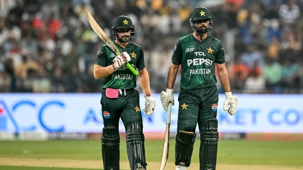 শ্রীলঙ্কাকে উড়িয়ে টিকে রইল পাকিস্তানের আশা