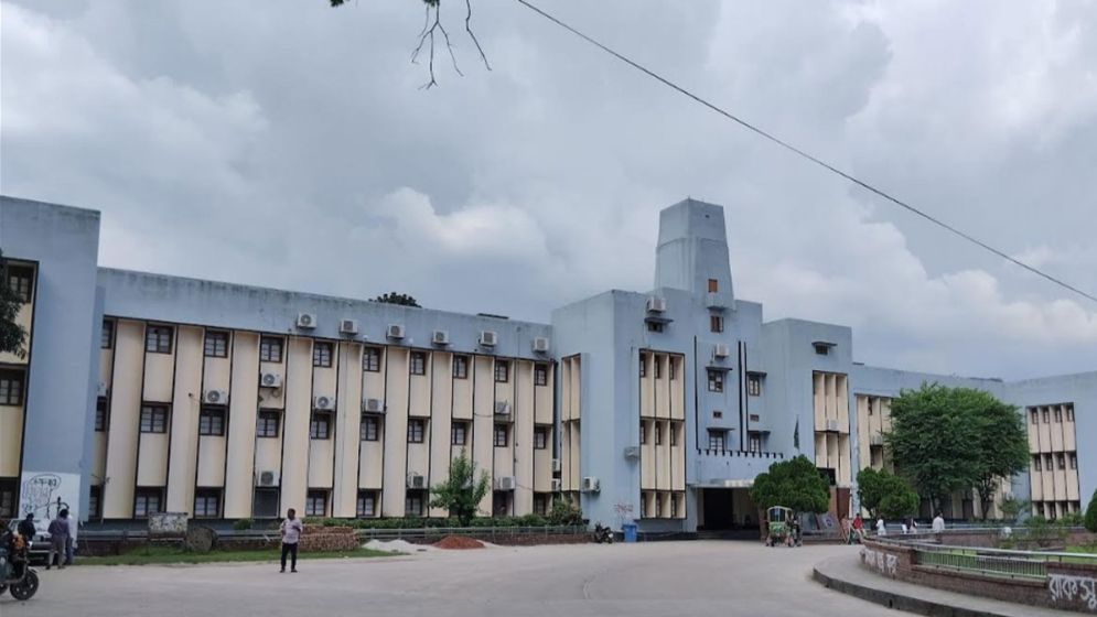 রাবি কর্মকর্তাদের শাটডাউন স্থগিত, আন্দোলন চলবে জাতীয়তাবাদী শিক্ষকদের