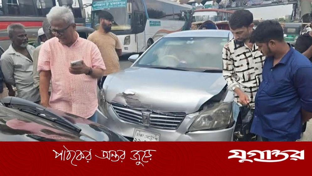 জয়নুল আবদিন ফারুকের গাড়ি দুর্ঘটনার শিকার