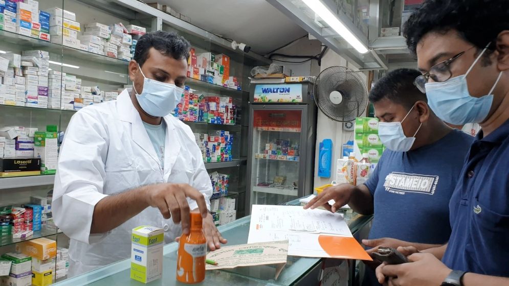 স্বাস্থ্যসেবায় ফার্মাসিস্টদের অবদান অনস্বীকার্য