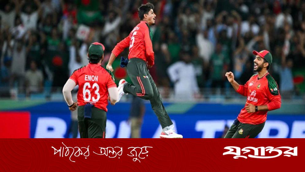 ৪৯ রানে ৫ উইকেট হারিয়ে কোণঠাসা পাকিস্তান