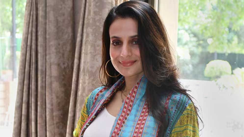 যে অভিনেতার সঙ্গে নাইট স্ট্যান্ড করতে রাজি আমিশা