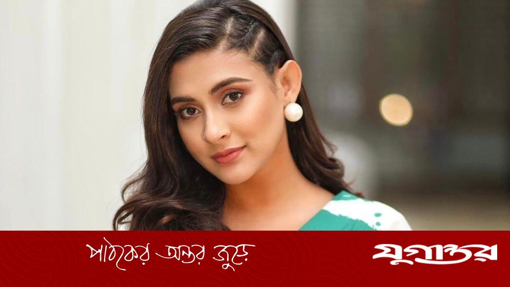 মেহজাবীনের প্রথম সিনেমা মুক্তি পাচ্ছে আজ