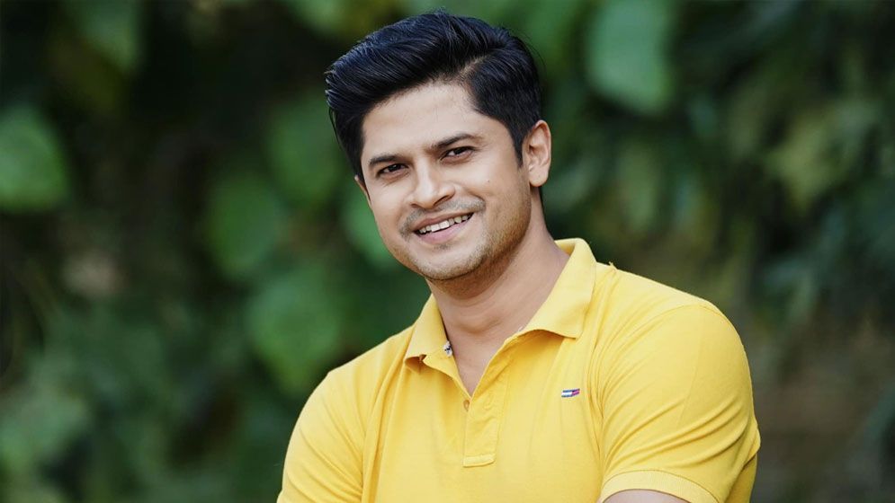 ছয় নায়িকার নায়ক নিলয়