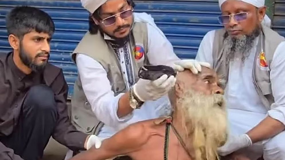 জোর করে চুল কেটে দেওয়ার ঘটনায় ভুক্তভোগীর ছেলের মামলা