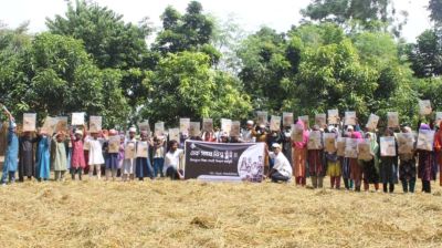 শিক্ষার্থীদের পাশে কাগজবাড়ি, বিশ্বরেকর্ড গড়তে যাচ্ছে বাংলাদেশ