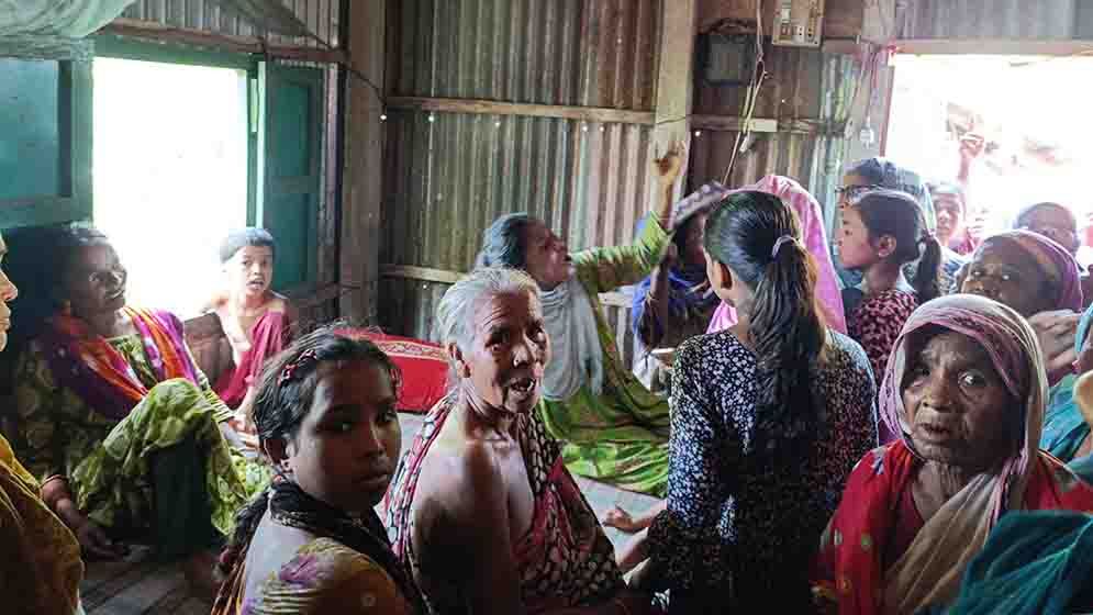 বাসরঘরে ঘুম থেকে উঠেই স্বামীর ঝুলন্ত লাশ দেখলেন নববধূ!