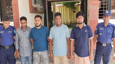 স্বৈরাচার হাসিনার জন্মদিনে খিচুড়ি রান্নার সময় নিষিদ্ধ ছাত্রলীগের ৪ নেতাকর্মী আটক