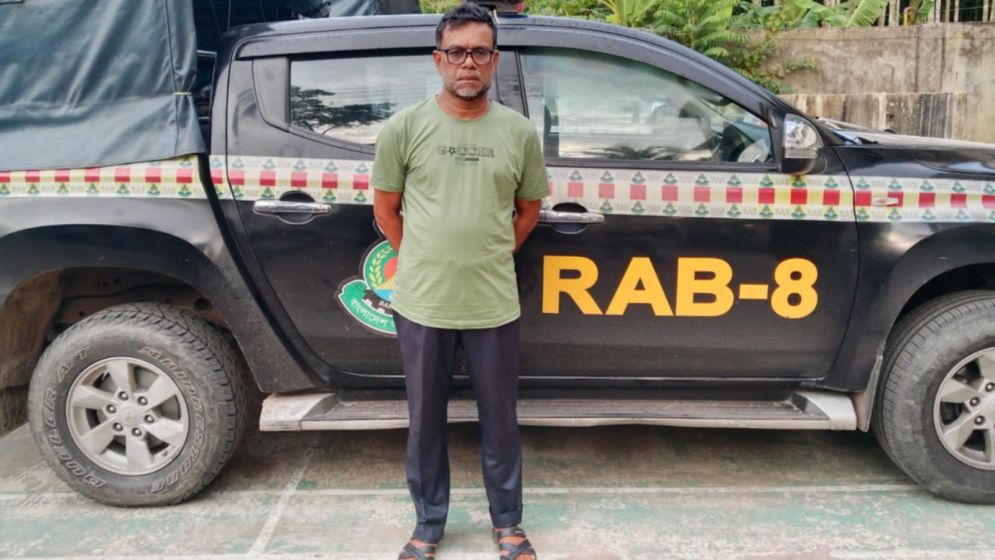 কৃষক দল নেতা হত্যার আসামি তুহিন গ্রেফতার