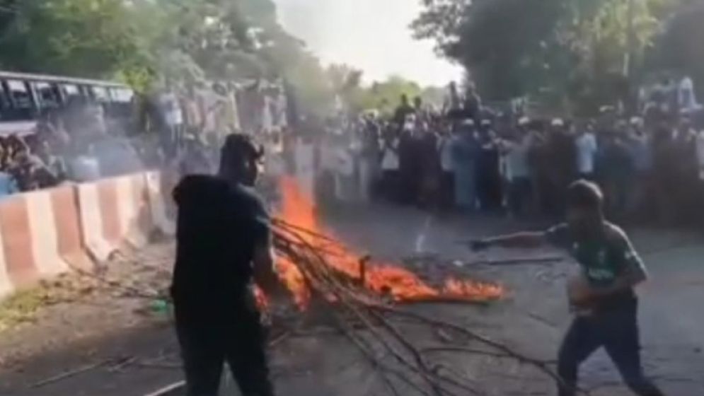 নুরাল পাগলার লাশে খড়ি দেওয়া সেই যুবক গ্রেফতার