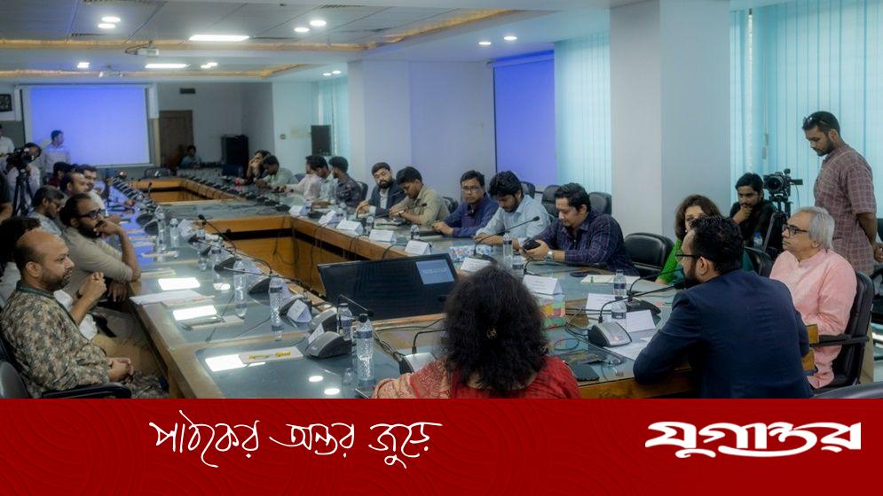 ‘সন্ধিক্ষণে বাংলাদেশ: রাজনীতি, নীতি ও আদর্শিক ভাবনা’ শীর্ষক গোলটেবিল বৈঠক