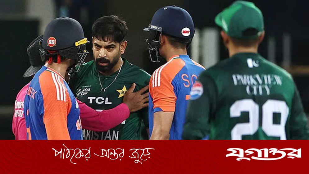মাঠে রোমাঞ্চ, বাইরে বিতর্কে ভরা আসর