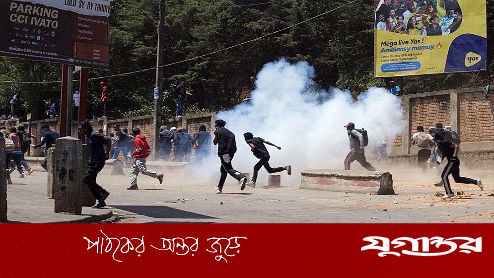 জেন-জি বিক্ষোভের মুখে আরেক দেশের সরকার পতন