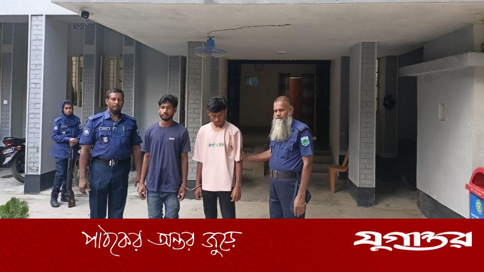 ফ্যাসিস্ট হাসিনার জন্মদিন পালন, নিষিদ্ধ ছাত্রলীগের ২ কর্মীকে গণধোলাই