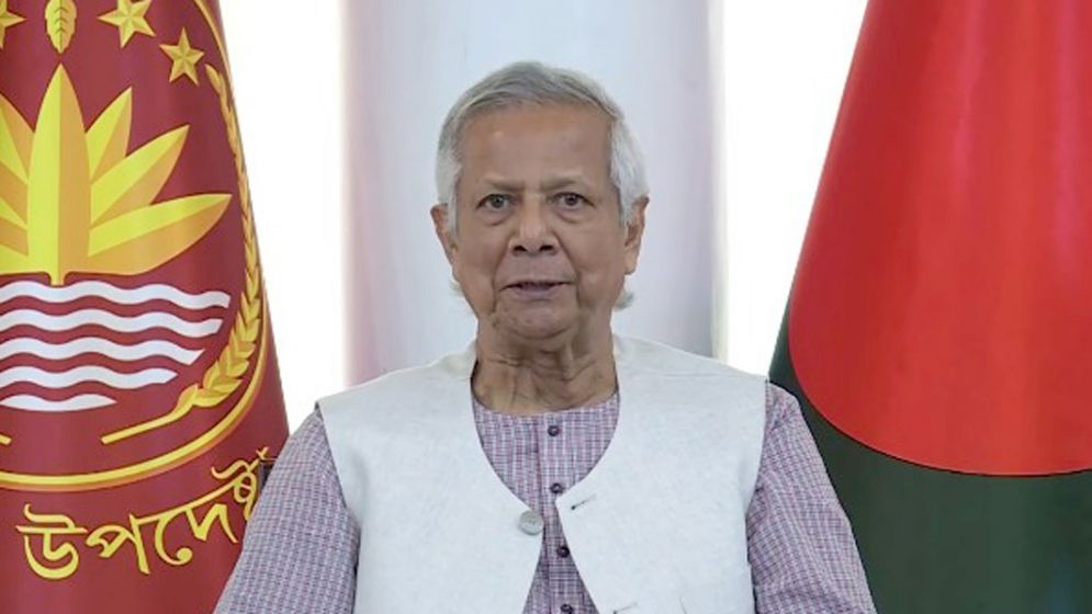 ঢাকার পথে প্রধান উপদেষ্টা