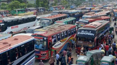 ঢাকা-চট্টগ্রাম মহাসড়কে ১০ ঘণ্টায়ও যান চলাচল স্বাভাবিক হয়নি