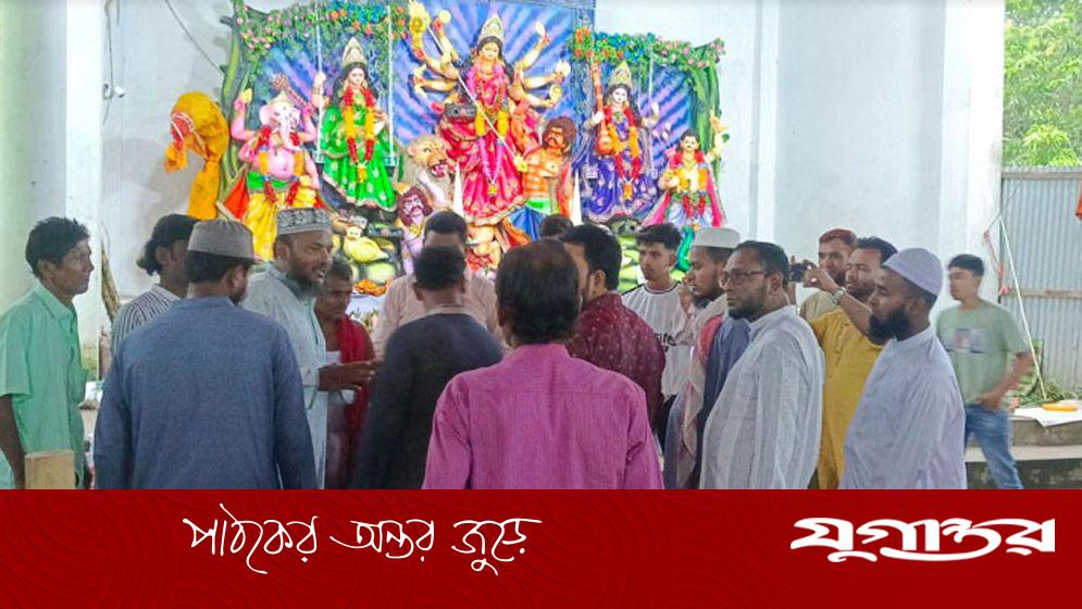 পূজায় মুসলমানদের যাওয়া কি জায়েজ?