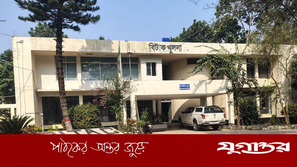 খুলনায় ‘আওয়ামী স্টাইলে’ বিটাক চালাচ্ছেন মোর্শেদ