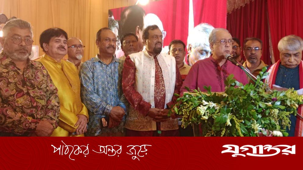 বনানীতে পূজামণ্ডপ পরিদর্শনে জাতীয় পার্টি নেতারা