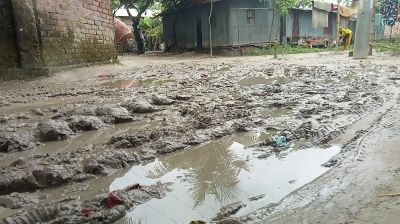 রাস্তায় চলতে কাঁদছে মানুষ, কথা রাখেনি কেউ