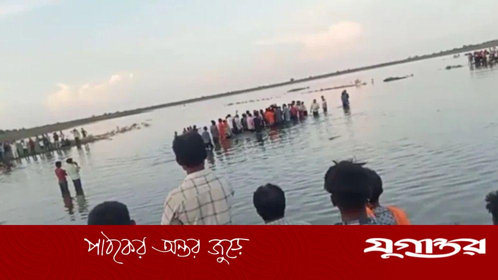 মধ্যপ্রদেশে দুর্গাপ্রতিমা বিসর্জনের সময় লেকে পড়ে নিহত ১৩