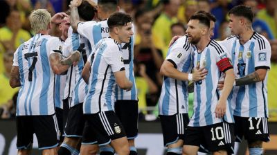 বড় চমক দিয়ে আর্জেন্টিনার দল ঘোষণা