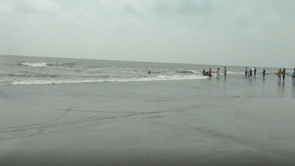 সাতদিনেও খোঁজ মেলেনি ৫ জেলের