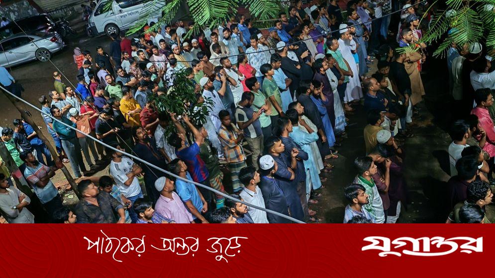 জবি ক্যাম্পাসে ছাত্রদল নেতা হাসিবুরের প্রথম জানাজা সম্পন্ন