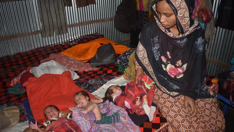 তারাগঞ্জে একসঙ্গে তিন কন্যা শিশু জন্ম, বিপাকে অসহায় পরিবারটি