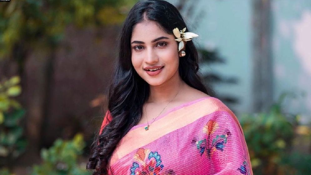 বিয়ের পর অভিনেত্রী জানতে পারেন স্বামীর আরেক স্ত্রী আছে