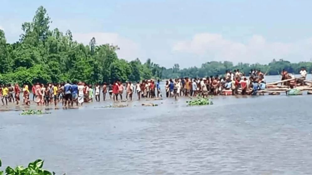 ‘পোলারে বুকে আগলে রাখতে চাইছি, পোলা আমার কাছে থাকে নাই’