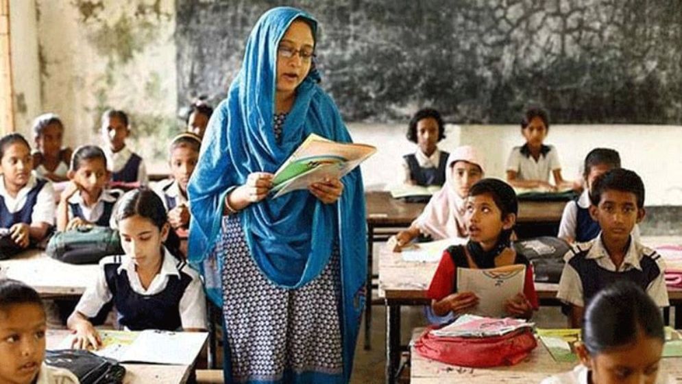 প্রশিক্ষণ ছাড়াই শিক্ষকতা ক্লাসে চলছে পাঠদান