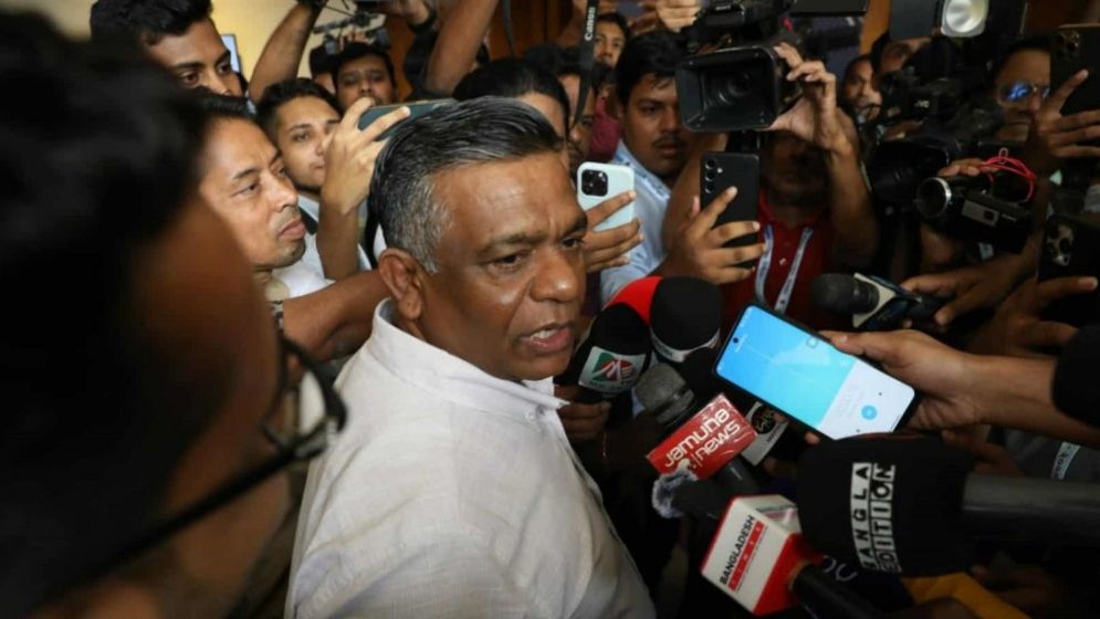 দেশের ক্রিকেট উন্নয়নের ‘প্রেমে’ পড়ে গেছেন বুলবুল