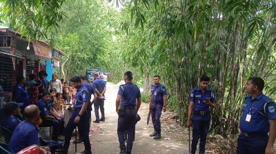 কেরাম বোর্ড খেলা নিয়ে দুপক্ষের সংঘর্ষে আহত ২০, বাড়িঘর ভাঙচুর