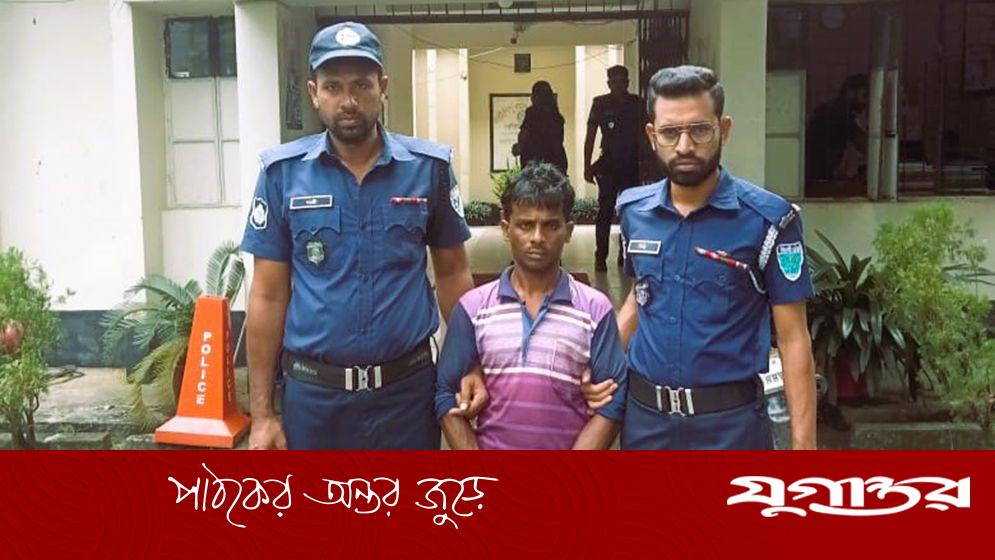 চাঁনপুর সীমান্তে ইয়াবা কারবারি গ্রেফতার