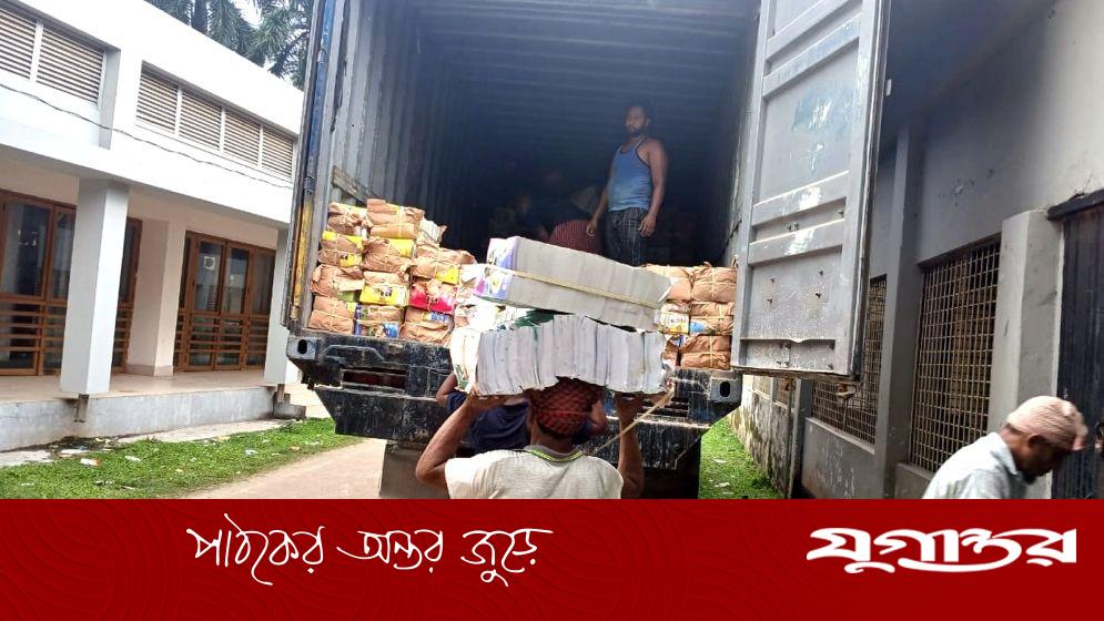 কেজি দরে বিক্রি হচ্ছে সরকারি বই!