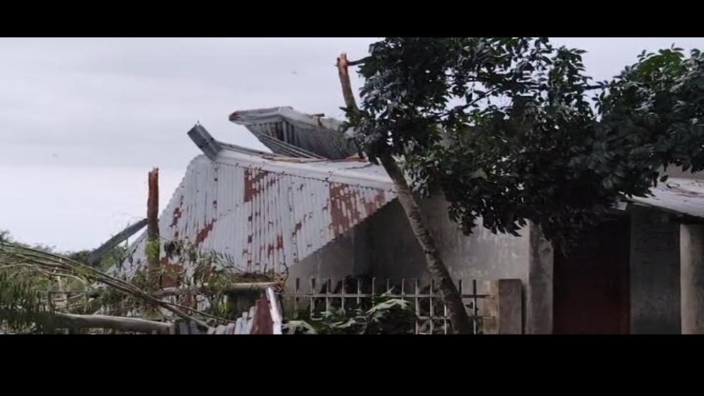 ১৩ সেকেন্ডের প্রলয়ে লণ্ডভণ্ড ঠাকুরগাঁও