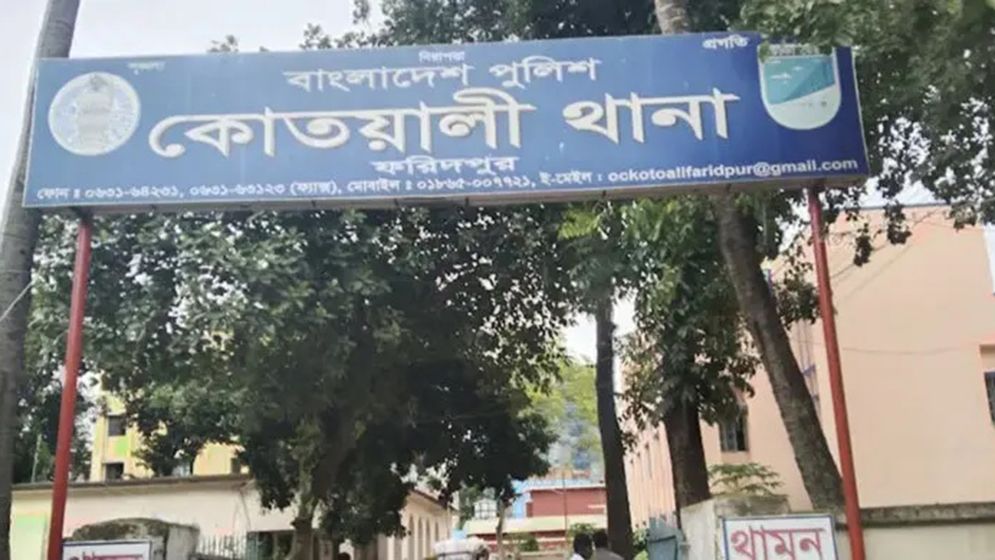 ফেসবুকে স্ট্যাটাস দেওয়ায় কৃষক দল নেতার ওপর হামলা