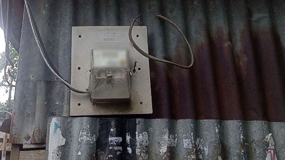 বিদ্যুৎ সংযোগ নেই, তবু বিল সাড়ে ৩ হাজার টাকা!