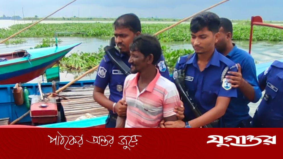 কুমিল্লায় নৌপথে চাঁদাবাজির সময় গ্রেপ্তার ১